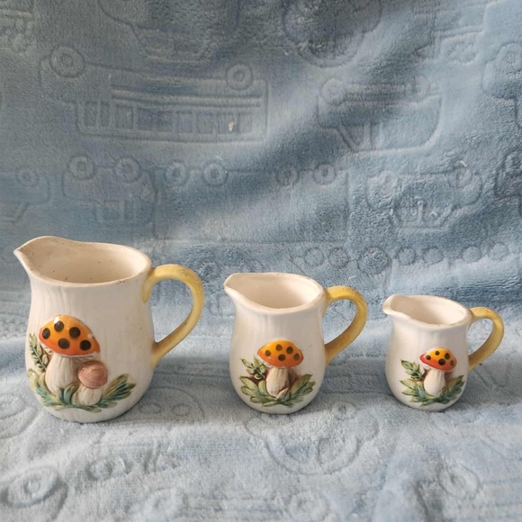 Merry Mushroom measuring cup pitcher set - Picture 1 of 4